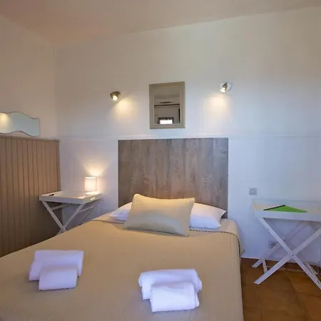 Hotel Le Niobel Belgodere (Corsica)